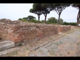 05289 ostia - regio iii - insula xii - insula xiii - casette tipo (iii,xii,1-2 - iii,xiii,1-2) - via della casette tipo - bli ri nordwesten - 09-2023.jpg